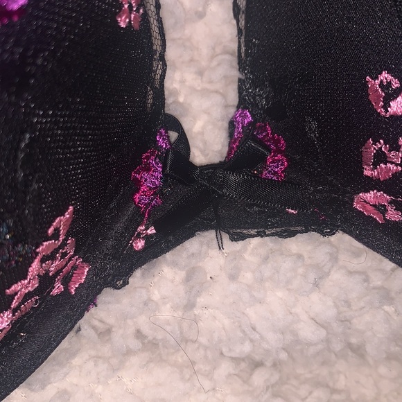 Intimate Floral Bra with V Straps for Accentuation - Picture 5 of 5